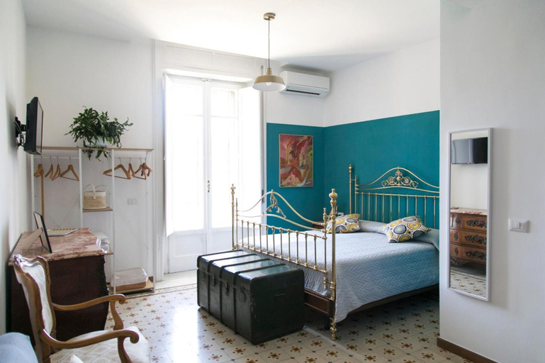Bedroom 4, A Casa di Nina Guest House - Intero Appartamento, Napoli