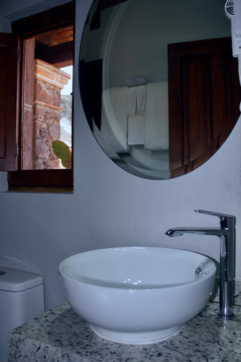 Bathroom 3, Hotel Amor y Paz, Catorce