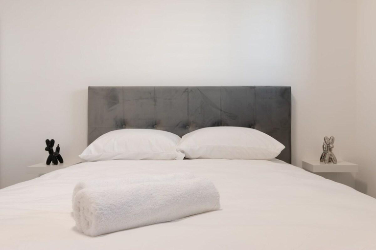 Others 5, O&O Group - Luxury APT/3 BR/New Tower/Parking