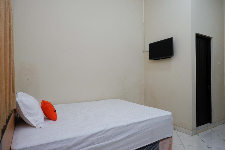 Bedroom 1, KoolKost Syariah At Jalan Juanda Solo - Minimum Stay 6 Nights, Solo