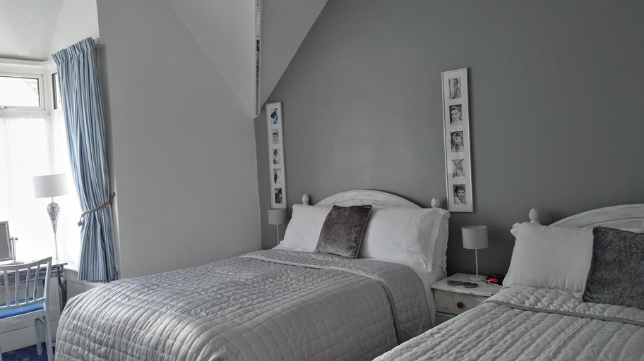 Bedroom 6