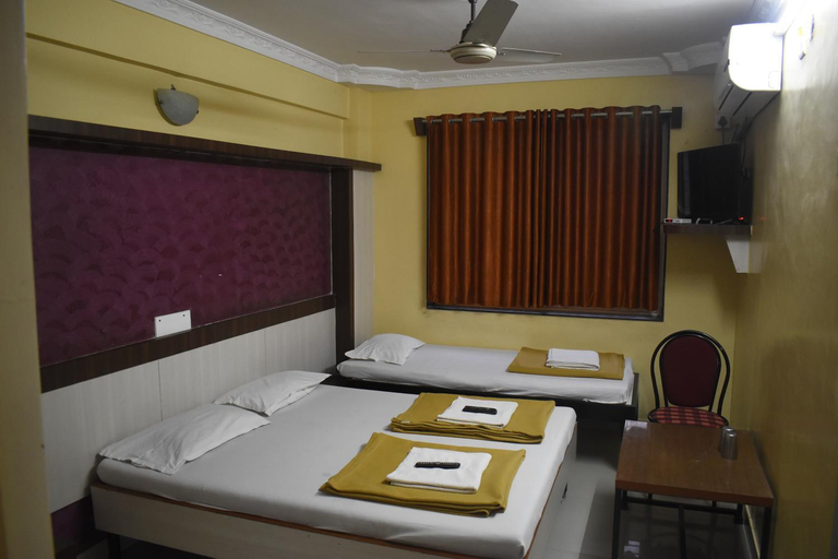Bedroom 2, Hotel Sai Vishwa, Ahmadnagar