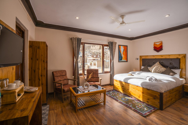 Others 3, LeHostel, Leh