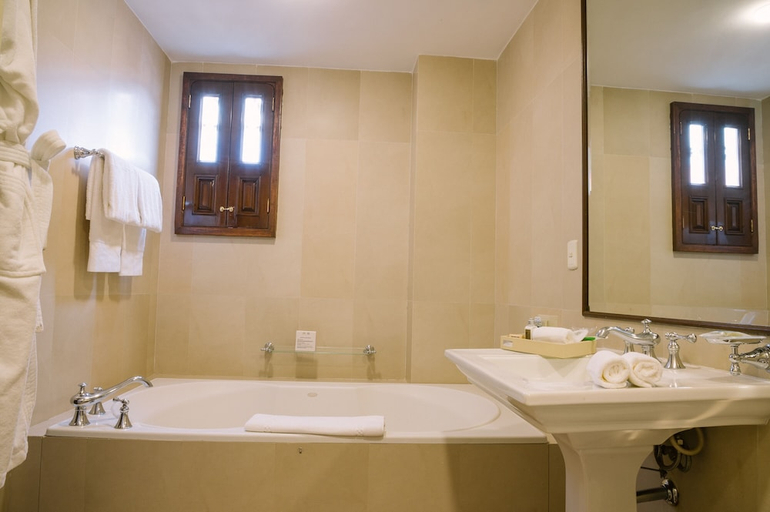 Bathroom 5, Villa Maria Cristina, Guanajuato