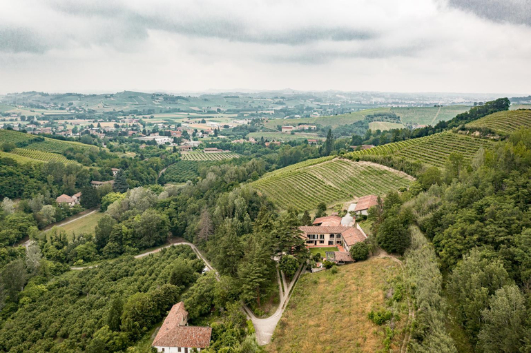 Others 4, Cadgal - Tenuta La Cova, Asti