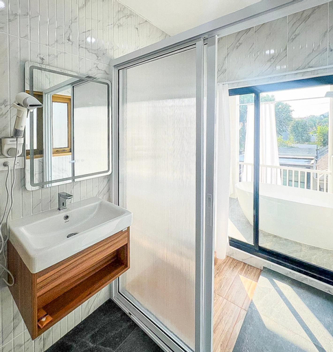 Bathroom 15