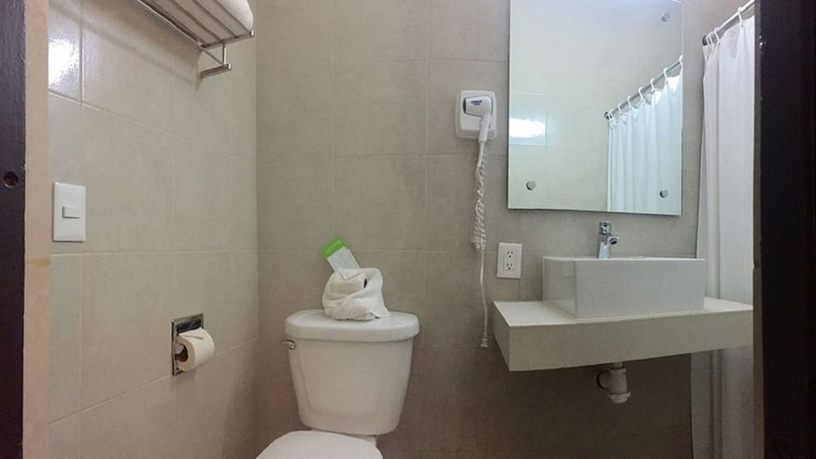 Bathroom 4, La Siesta, Mazatlán