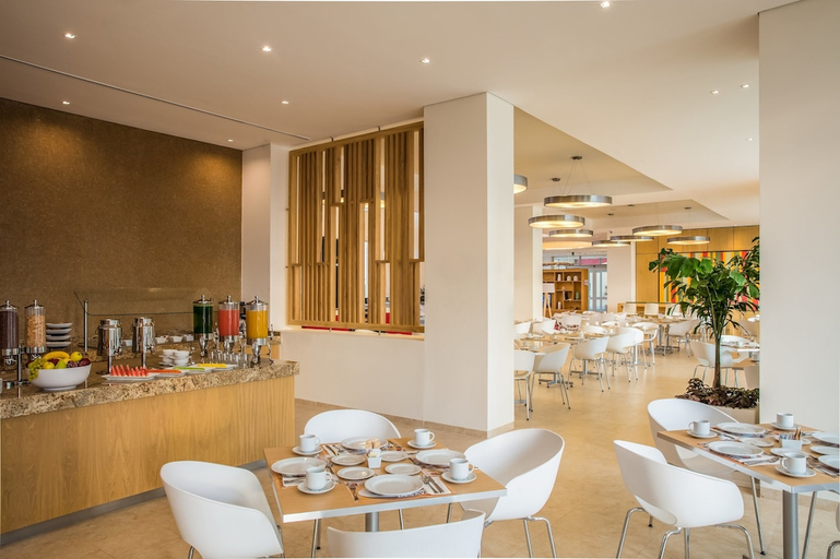 Food & Drinks 3, Fiesta Inn Silao Puerto Interior, Silao