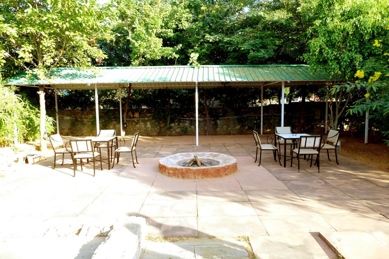 Food & Drinks 4, Madho Bagh, Sawai Madhopur