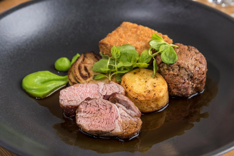 Food & Drinks 5, Number Four at Stow - FULLY AIR CONDITIONED, Gloucestershire