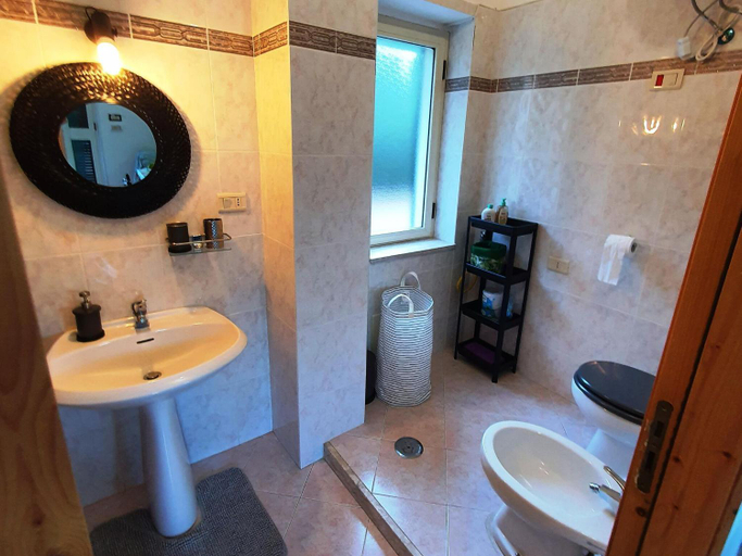 Bathroom 2, Amazing Home in Campania, Salerno