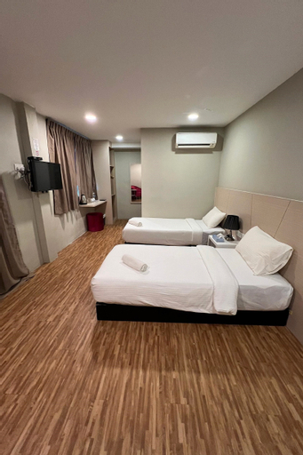 Bedroom 12