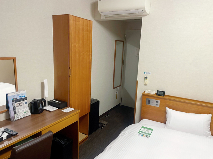 Bedroom 3, Hotel Route-Inn Nagaizumi Numazu Inter 2, Nagaizumi