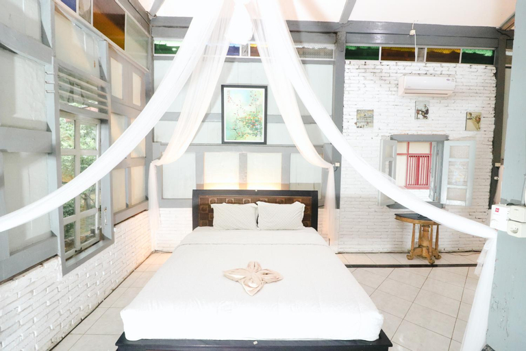 Bedroom 13
