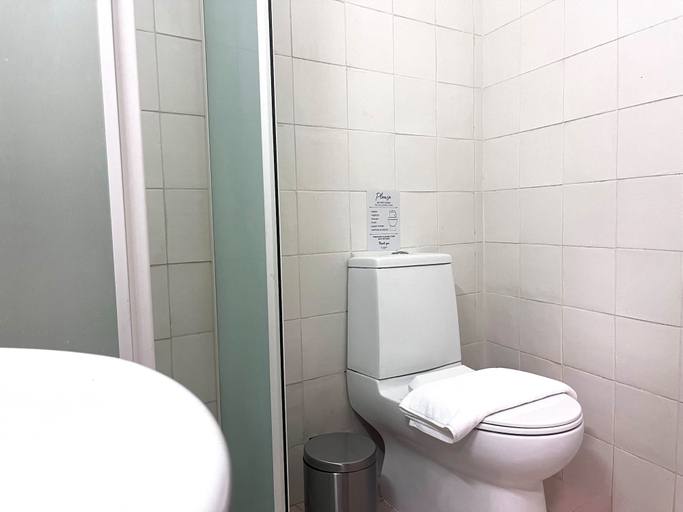 Bathroom, Phaedrus Living: Hoopoe Residencies 105