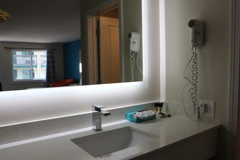 Bathroom 4, Sunbird ANNEX, Barnstable