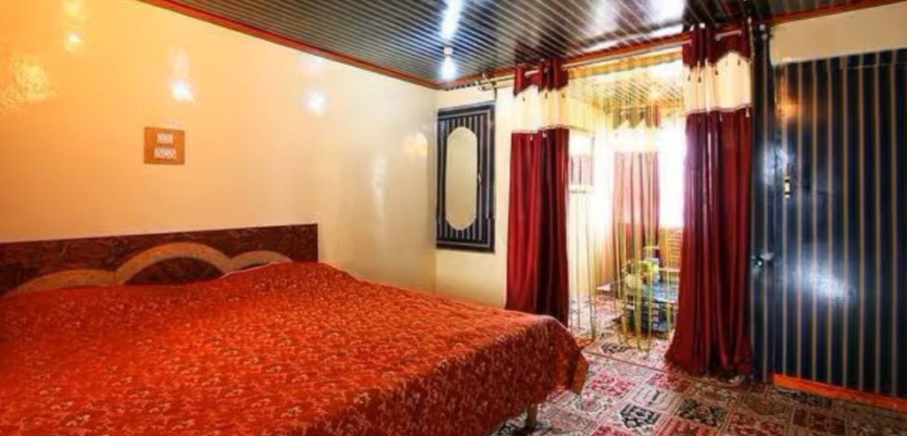 Bedroom 1, Goroomgo New Green View Srinagar, Srinagar
