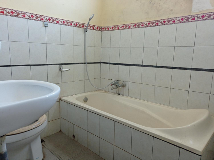 Bathroom 5, Hotel Mawar Sari, Gianyar