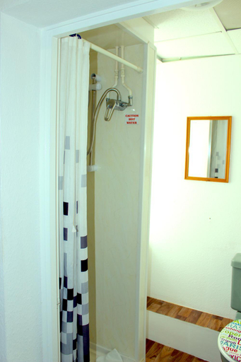 Bathroom 2, The Regency Hotel, Blackpool