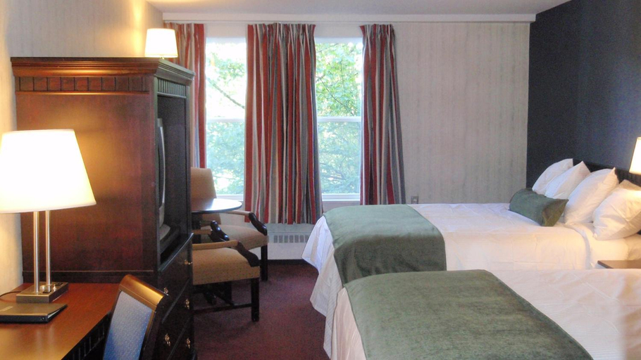Bedroom 2, Glynmill Inn, Division No. 5