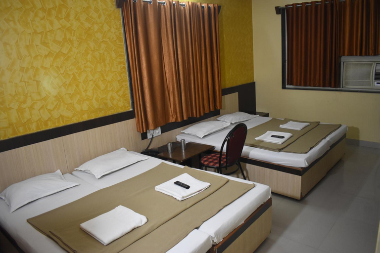 Bedroom 3, Hotel Sai Vishwa, Ahmadnagar