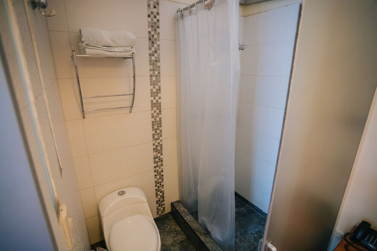 Bathroom 4, La Casa de Mayte, Cusco