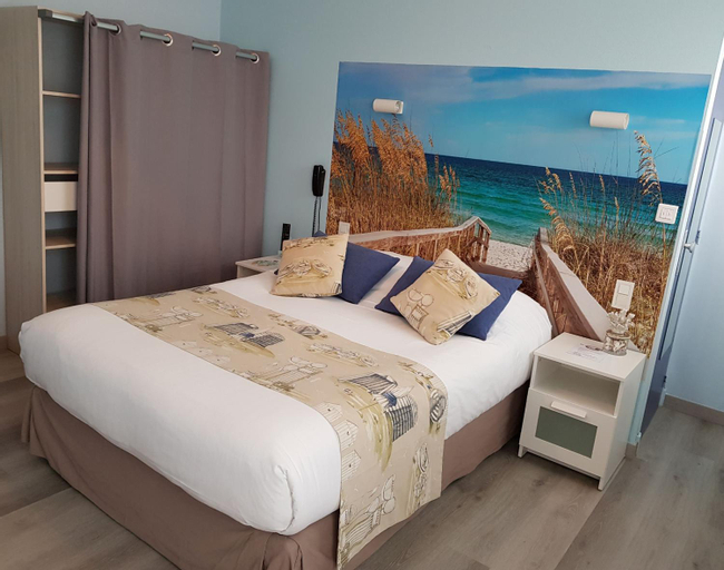 Bedroom 3, The Originals Access, Hôtel Corinna, Royan, Charente-Maritime
