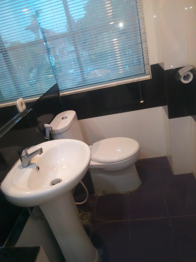 Bathroom 4, Hotel Setrasari Bandung, Bandung