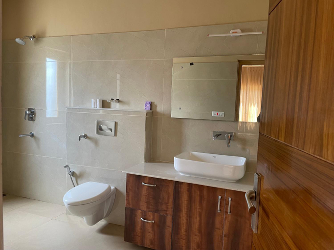 Bathroom, Dgha-Ldhan Guest House, Leh