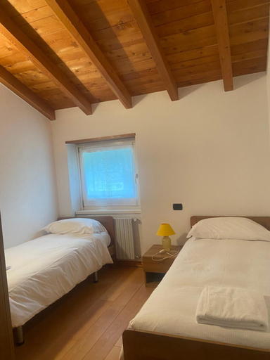 Others 3, Casa Camilla, Lecco