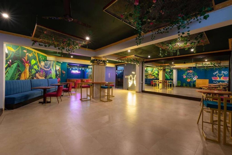 Attractions 2, Luxurious Villa with Private Swimming Pool, Kids Pool, Games, Private Parking, North Goa