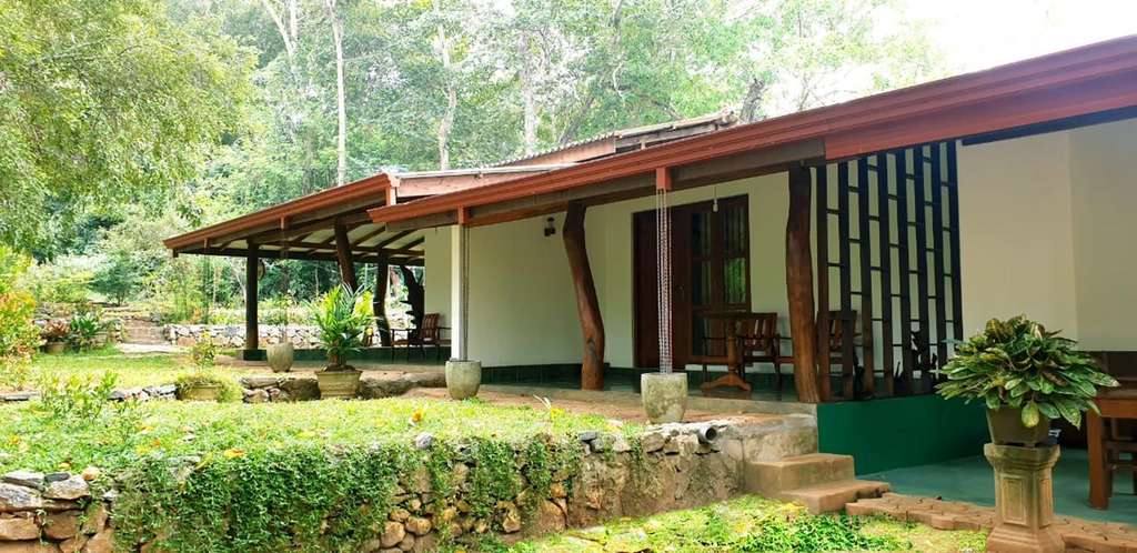 Others 4, Sath Rest, Palugaswewa