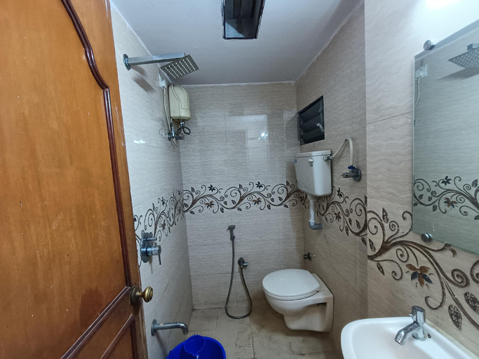Bathroom, Hotel Platinum Residency Colaba, Mumbai City