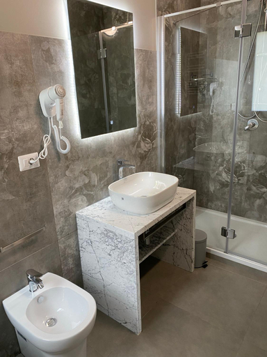Bathroom 2, Skyline Rooms & Suites, Avellino