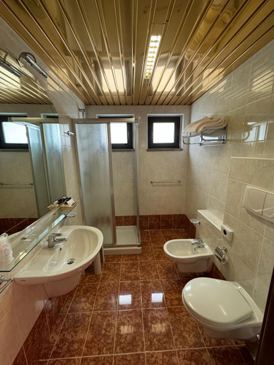Bathroom 5, Athena Palace Hotel, Cosenza