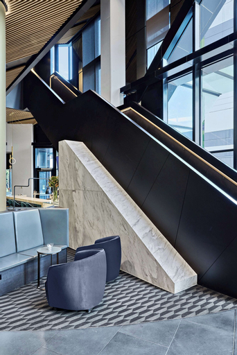 Exterior & Views 18