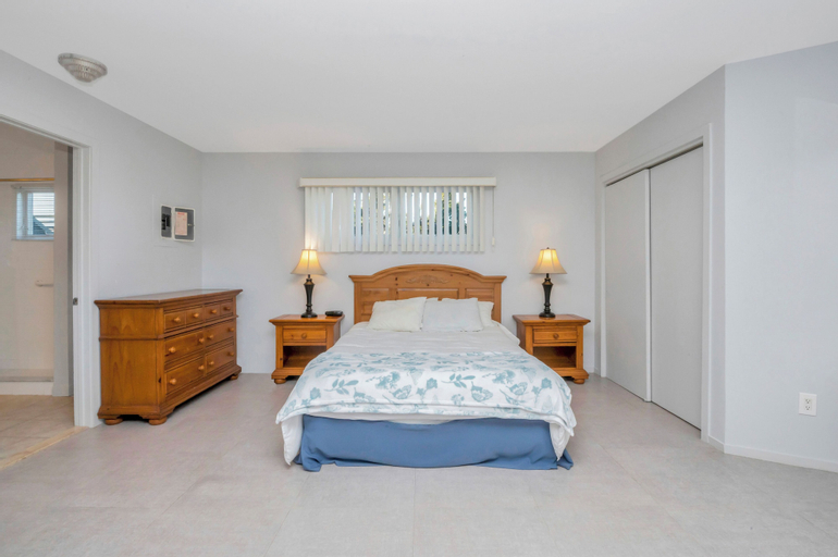 Bedroom 1, Ocean Colony Beach and Tennis Club, Suffolk