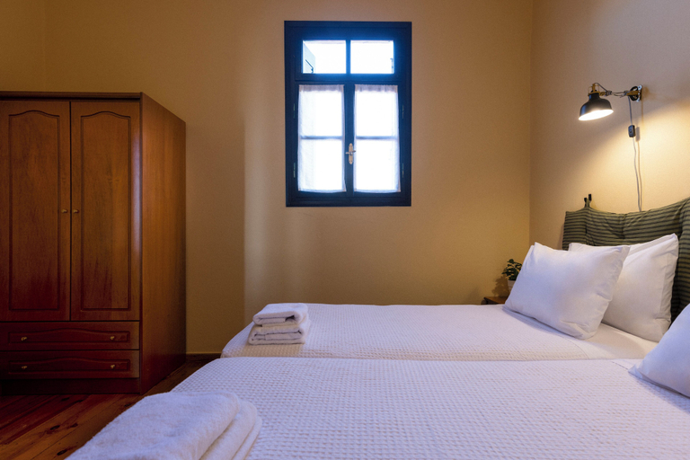 Bedroom 2, Sundial Lodge, Crete