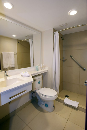Bathroom 3, City Express by Marriott Minatitlan, Cosoleacaque
