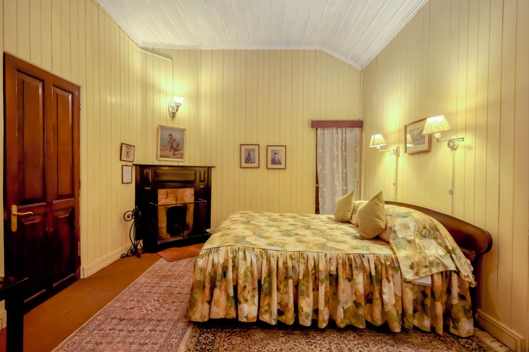 Bedroom 2, Windamere Hotel, Darjiling