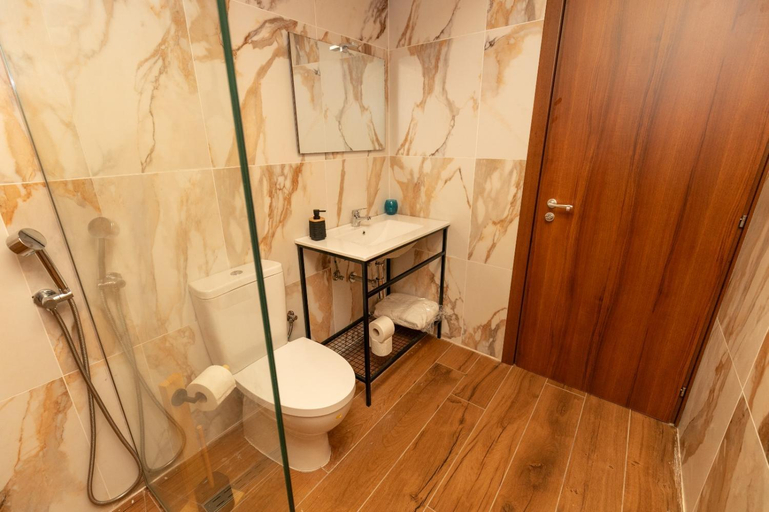 Bathroom 3, Ta' Gingel Farm Agriturisim B&B. Malta, Saint Paul's Bay