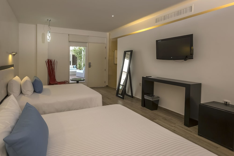 Bedroom 2, In Fashion Hotel & Spa, Cozumel