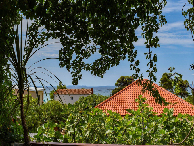 Others 5, Apartment Kostanjevac, Vir