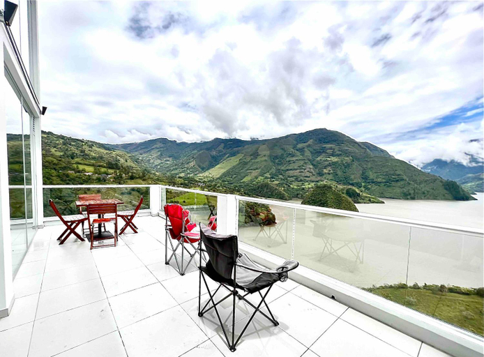 Others 5, La Vista EcoHouse, Macanal