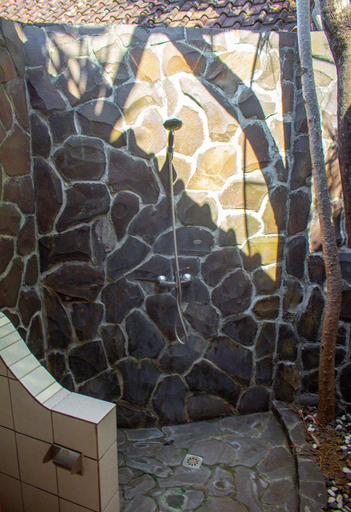 Bathroom 5, Ocean Sun Homestay, Karangasem