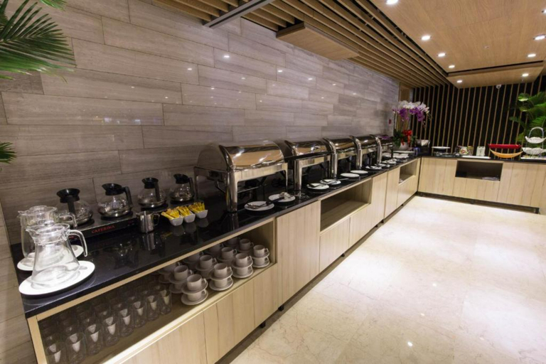Food & Drinks 5, Avanti Hotel, District 1