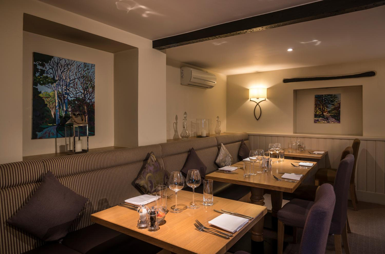Food & Drinks 3, Number Four at Stow - FULLY AIR CONDITIONED, Gloucestershire