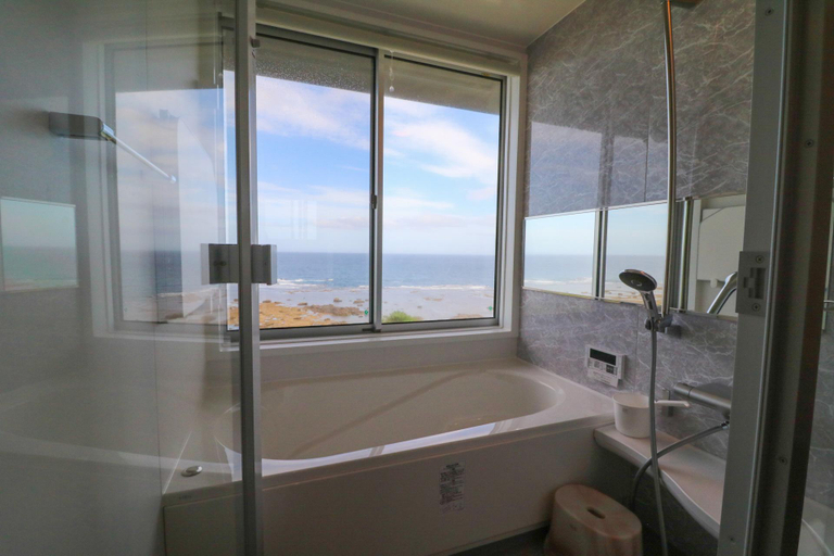 Bathroom, CHLOROBIANCO, Tatsugō