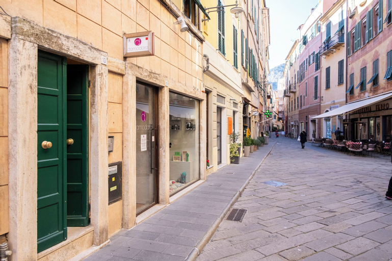 Exterior & Views 2, Arcani Family Apartment, Savona