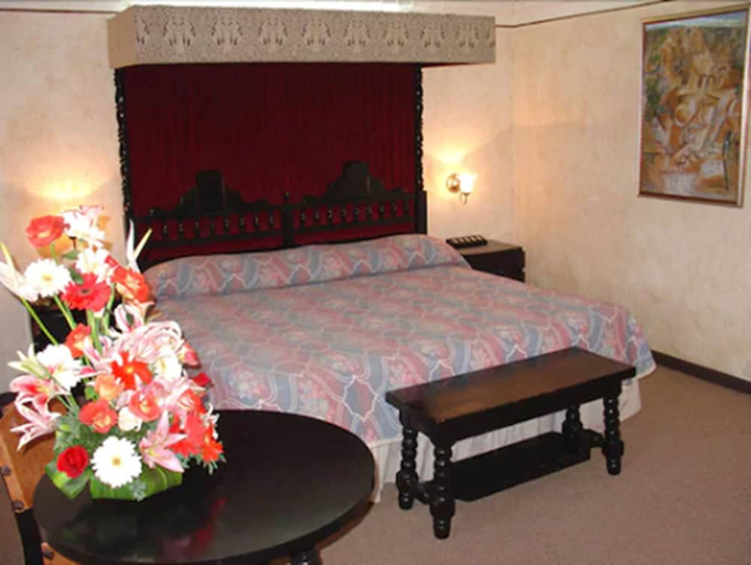 Bedroom 3, Castillo Santa Cecilia, Guanajuato